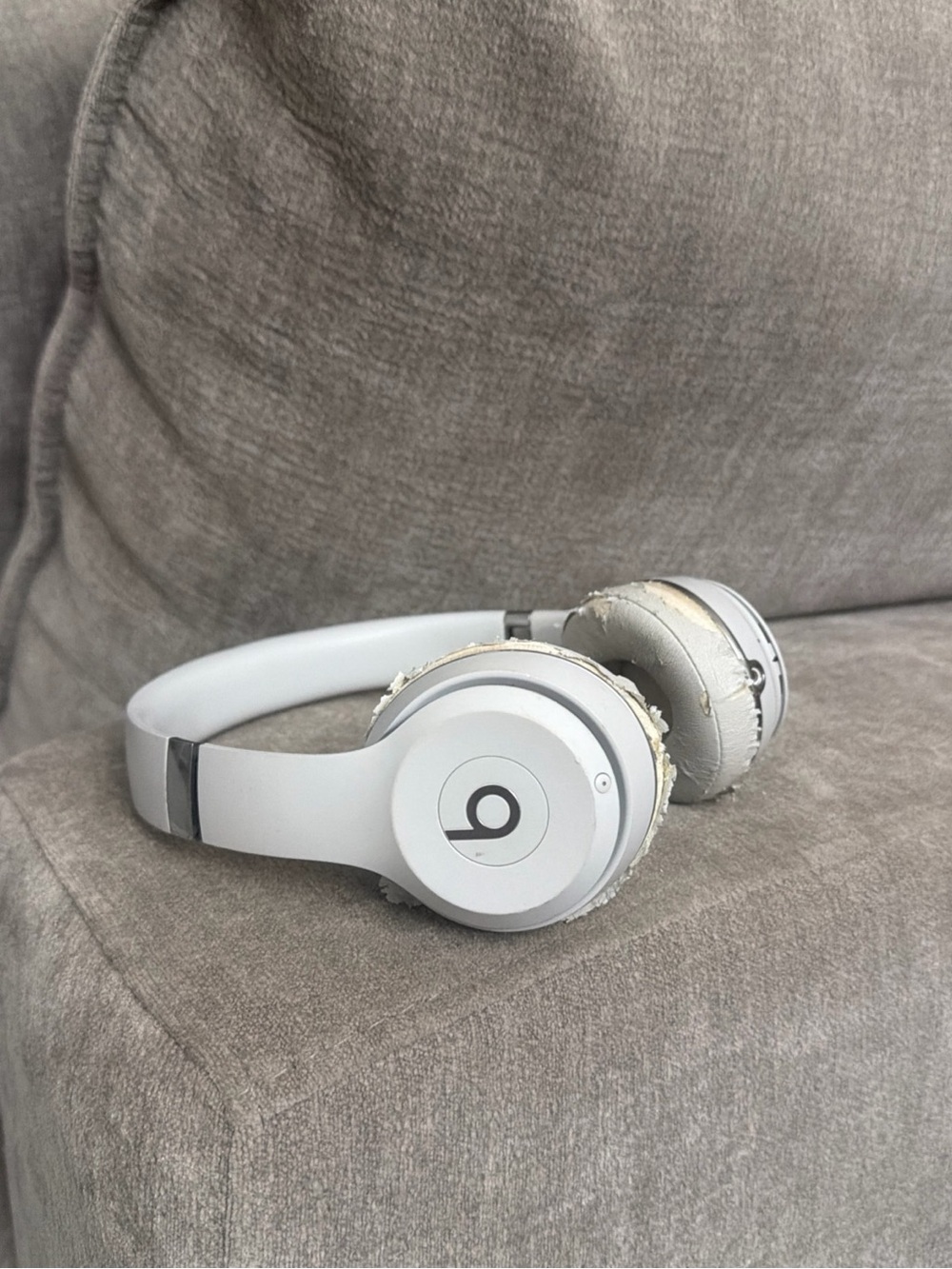 Beats Solo3 Wireless Headphones Club Edition White Red Bluetooth On-Ea